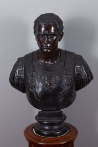 Große Bronzebüste des Kaisers "G. Cäsar"